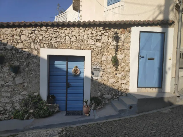 Urla'da Restore Edilmiş Taş Ev