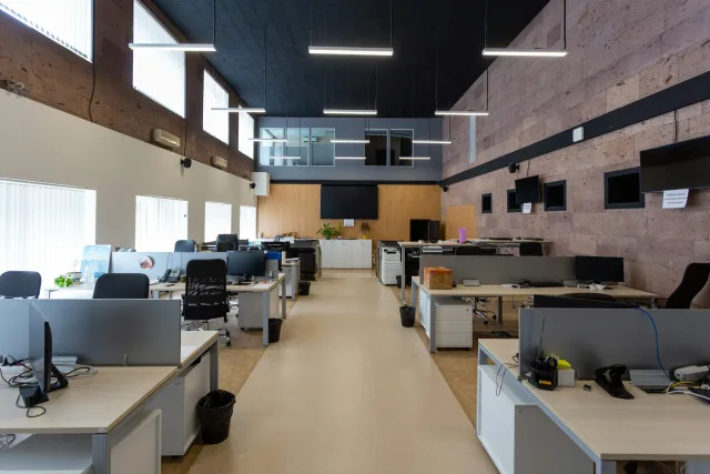 Muratpaşa'da Hazır Bölmeli Kiralık Ofis
